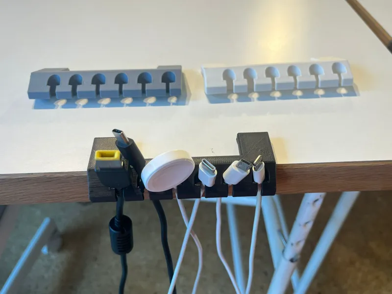 Minimal Cable Holder Desk (kein Verrutschen)