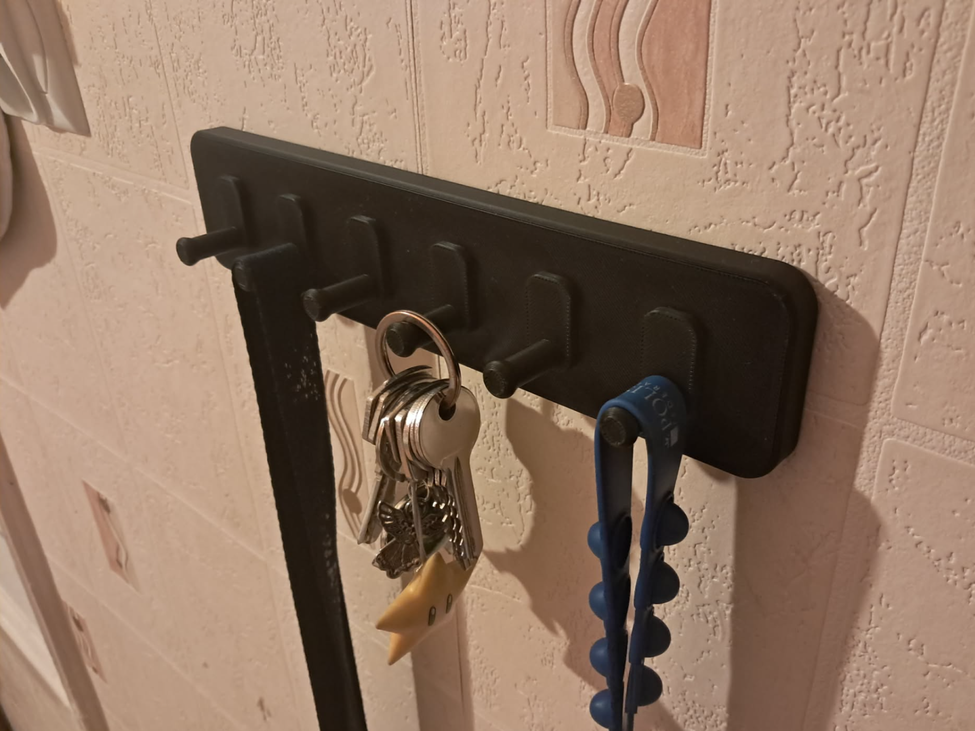 Minimalist Key Rack - Screw or Adhesive Mount