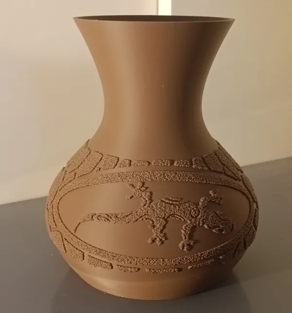 Vase lézard style maori