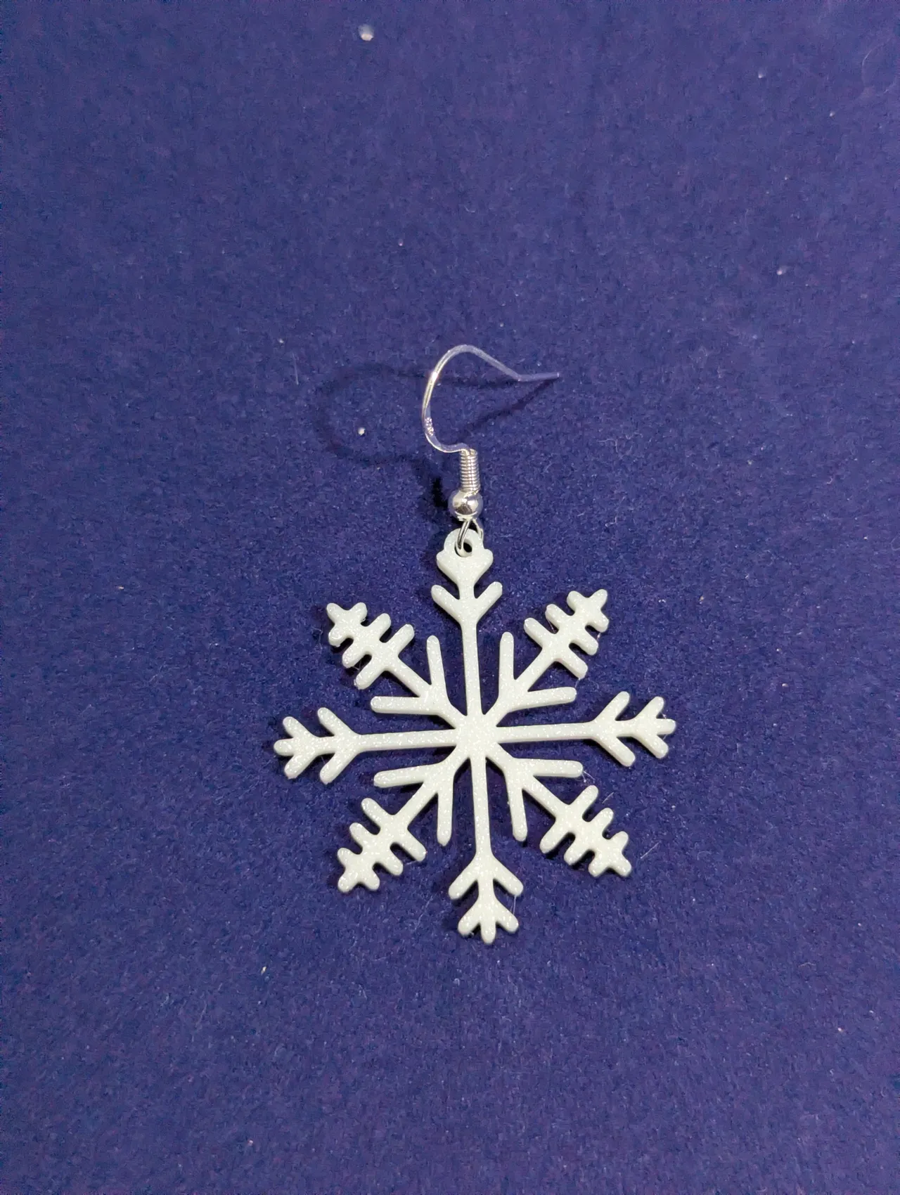 Snowflake earrings - christmas tree view 4