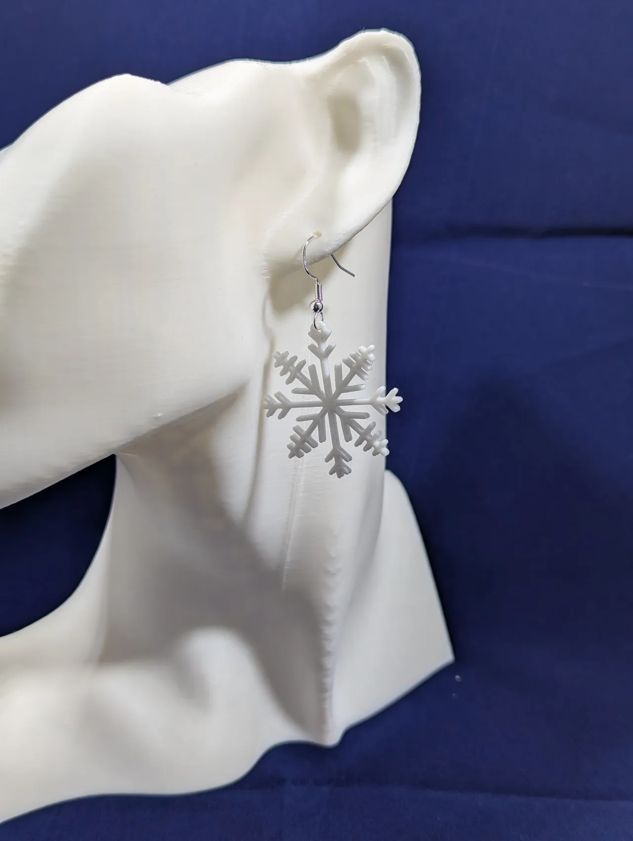 Snowflake earrings - christmas tree view 3