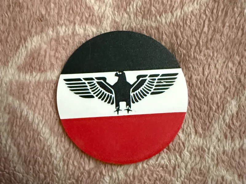 Untersetzer schwarz-weiß-rot