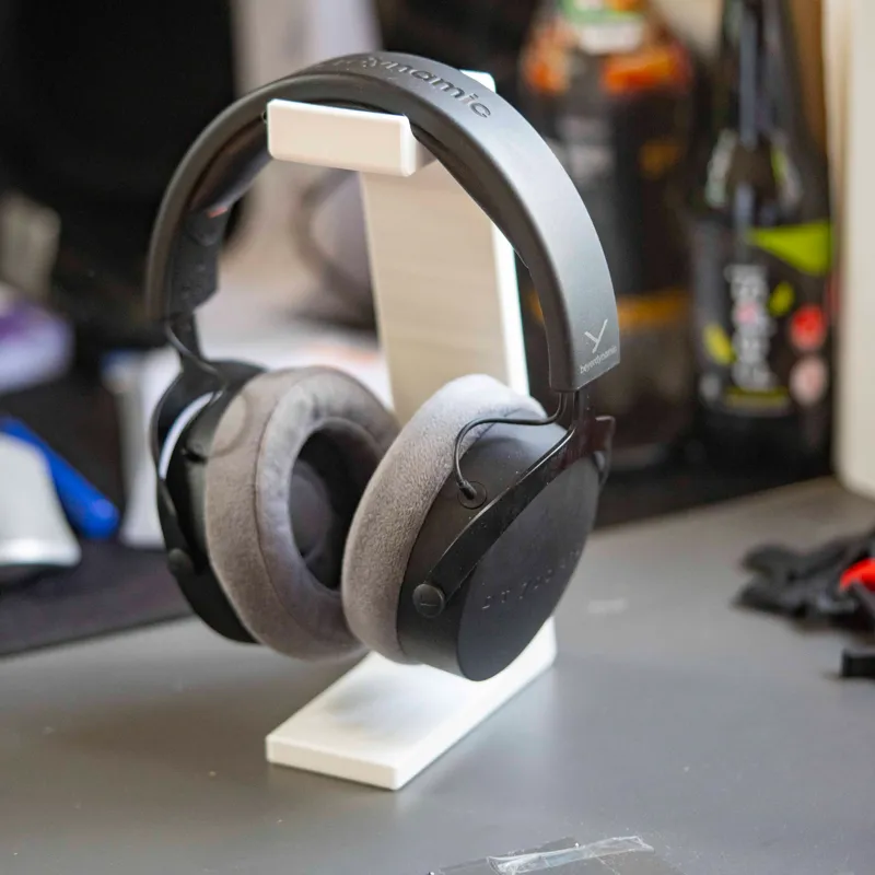 Simple Headphone Stand