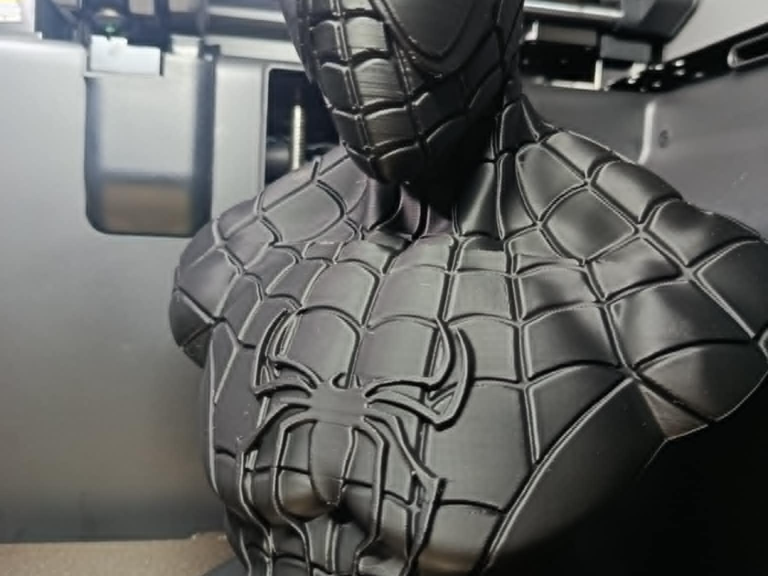 The Ultimate Spider-Man Bust (24cm Scale)