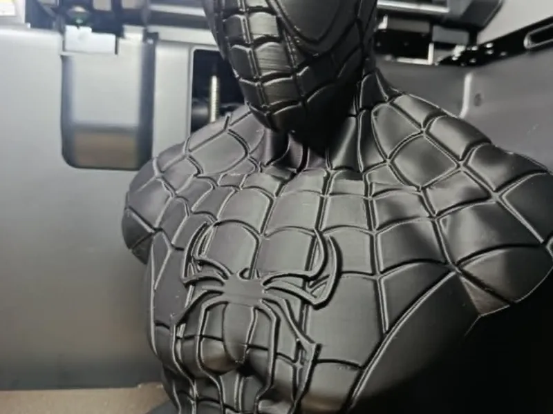 The Ultimate Spider-Man Bust (24cm Scale)