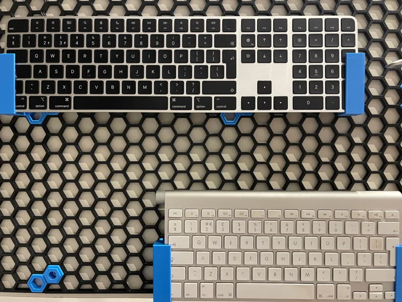 Apple Keyboard Corners for Honeycomb Wall | HSW