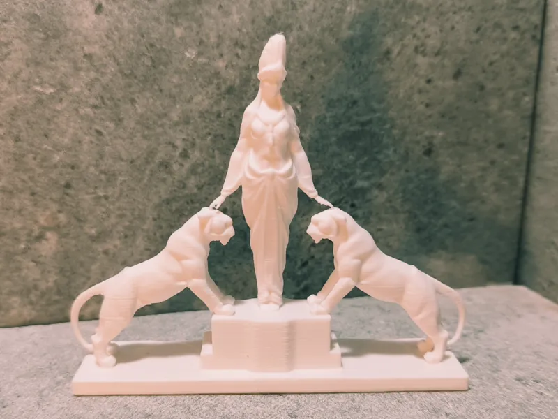 Frau mit zwei Tigern - Art Deco Figur