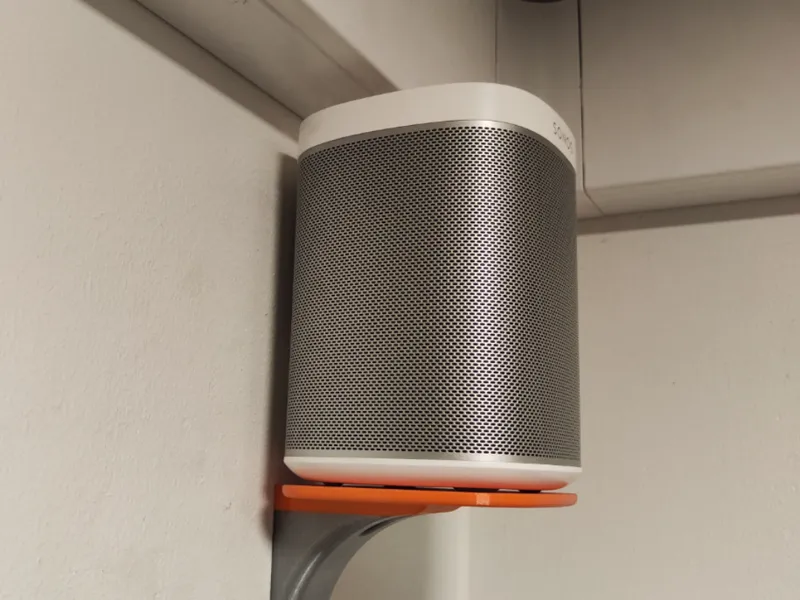 Sonos play 1 and ONE shelf