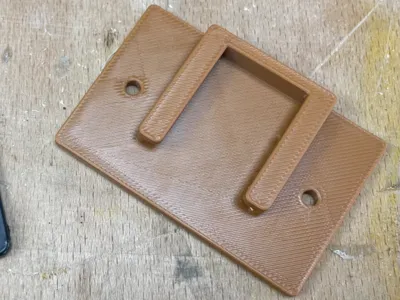 Solar panel mounting bracket