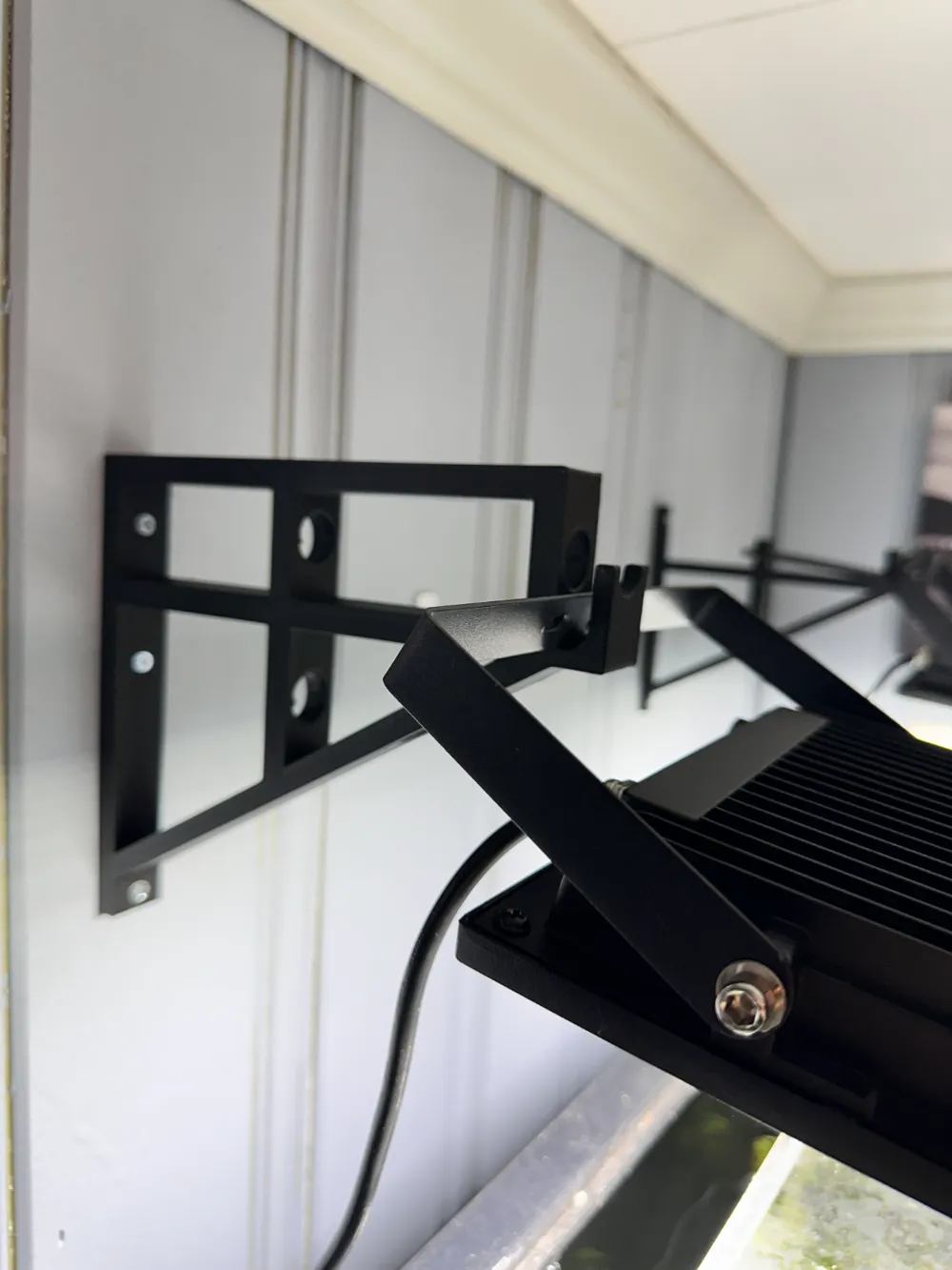 Aazon.co: Philips Solar Security Light Outdoor Light 302 LEDs 1200l