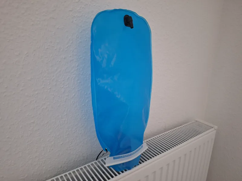 Waterbladder Drying-Holder for radiator grid cover