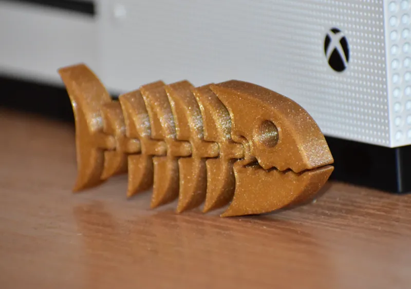 Articulate fish clip