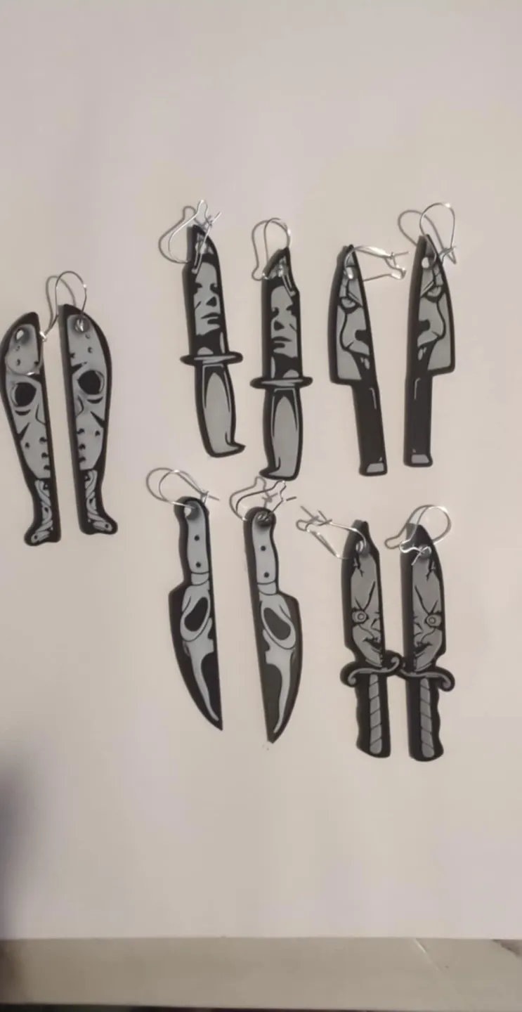 horror-knives-earrings with holes view 2