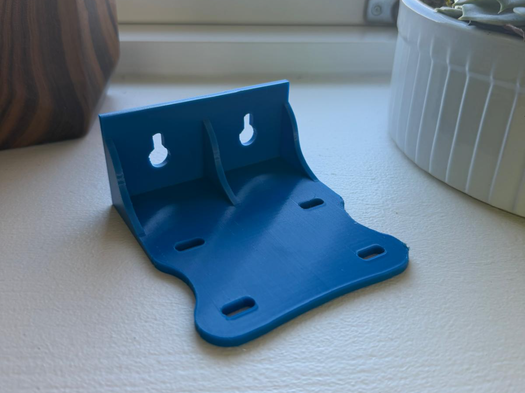 Water filter bracket