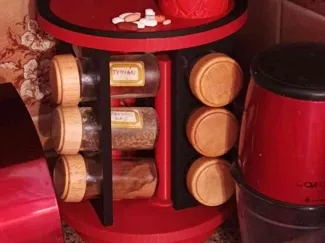 Rotating spice rack