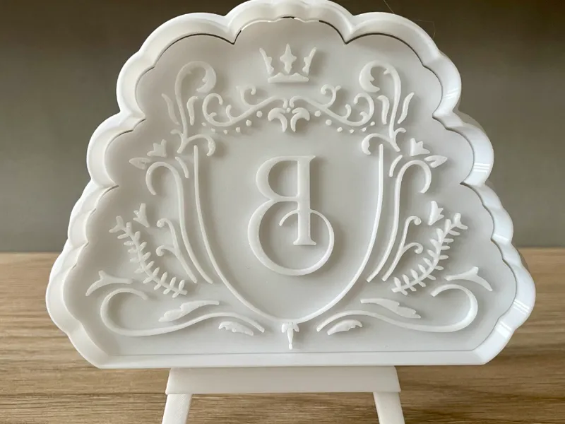 Bridgerton Crest - cookie cutter + stamp