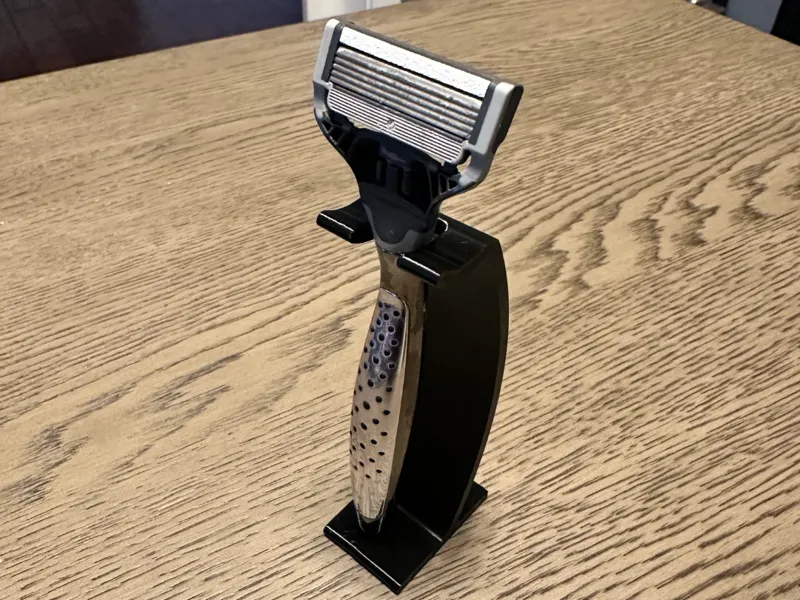 Razor holder