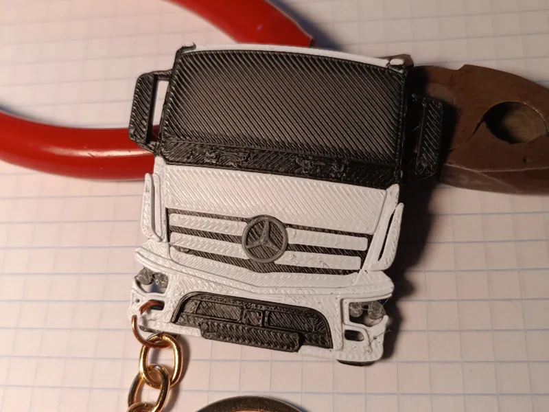 Mercedes Actros MP5 (2019) low roof keychain