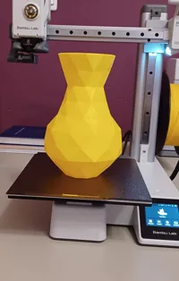 Vase low poly — photo 3