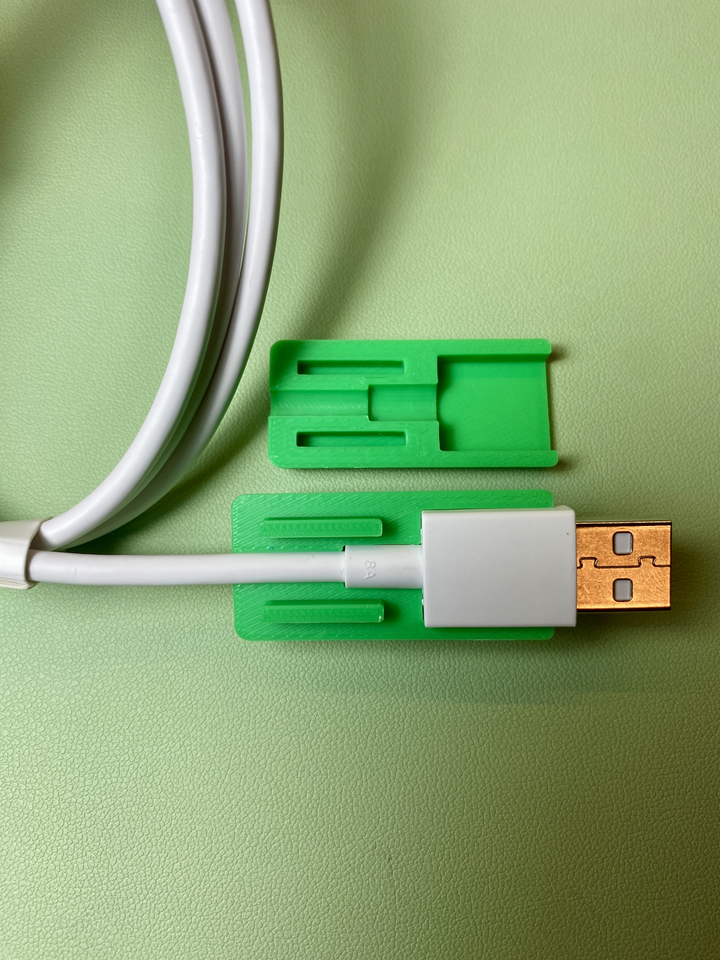 Miniatura 1 do modelo 3D OPPO/红米 手机快充数据线 USB接头 保护壳 8A 充电线 防断线、破皮  type C+A
