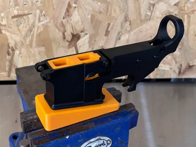 AR15 magwell vise block