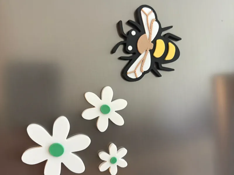 Honey Bee magnet