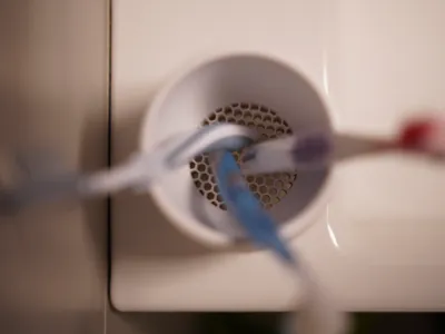 Grime-Free Toothbrush Cup