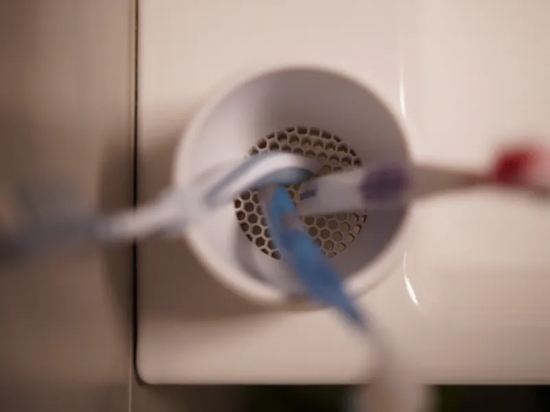 Grime-Free Toothbrush Cup