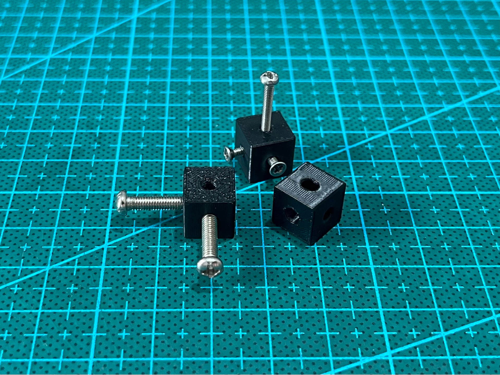 Threaded Cube M2 M3