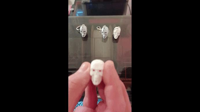 Terminator T-800 skull keychain