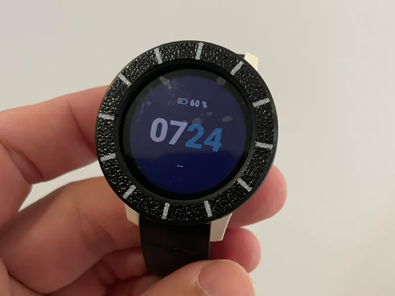 Garmin Vivoactive 4S bezel