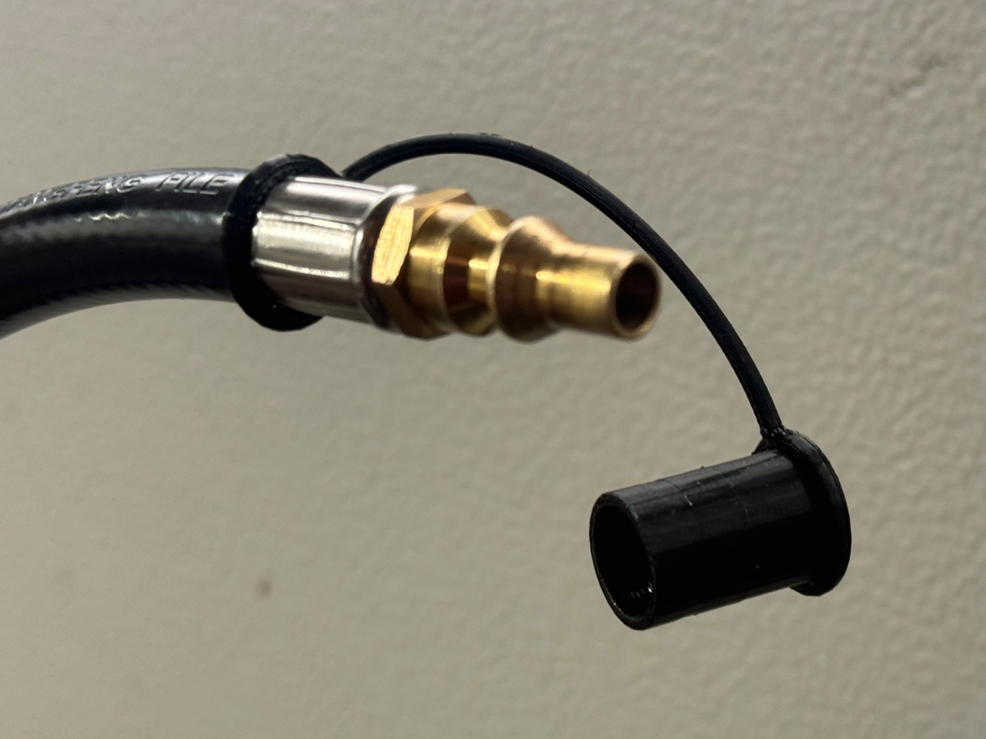 1/4 in Propane Quick Disconnect cap (TPU) w/ leash