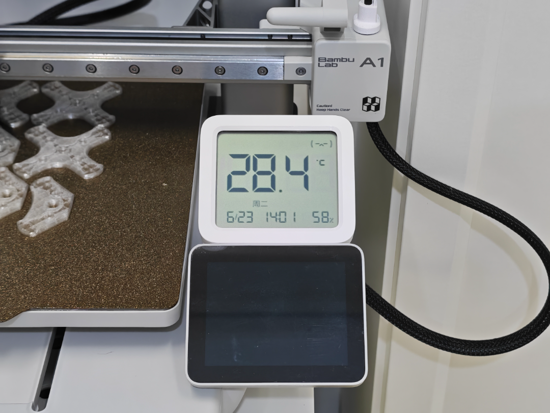 Miniatura 1 do modelo 3D 给你的A1加一个小米温湿度计
