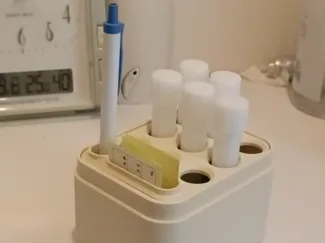 検便サンプル採取容器保管箱