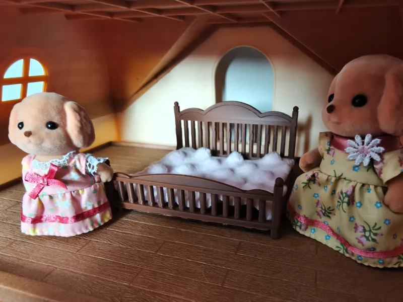 Stylish double bed for sylvanian families