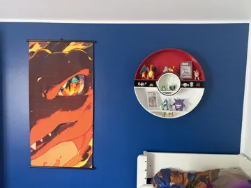 Estante o repisa: Giant Poké Ball Wall Display Shelf – 50cm — vista de referencia 4