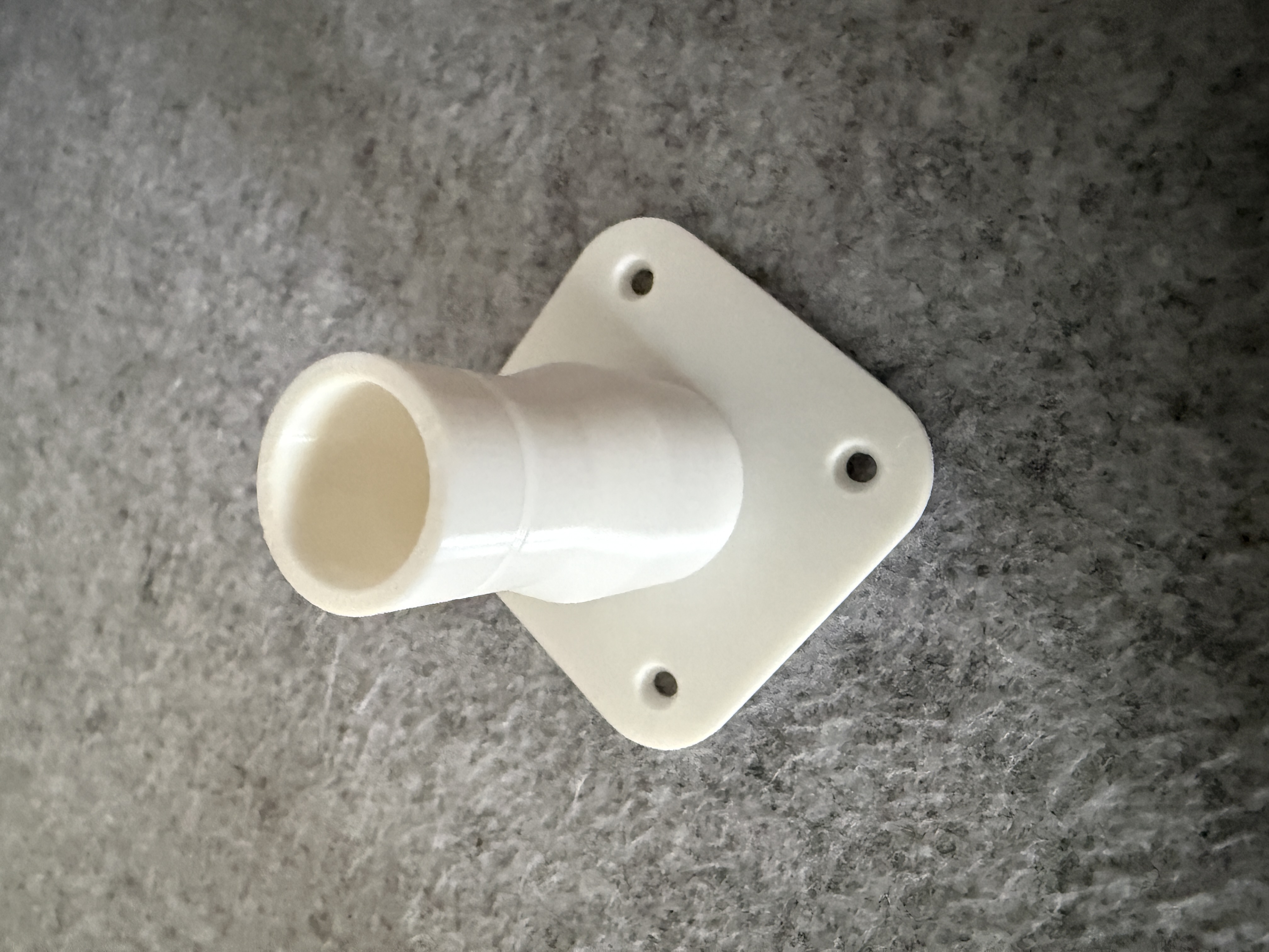 Miniatura 1 do modelo 3D Customizable Flanged Pipe Adapter