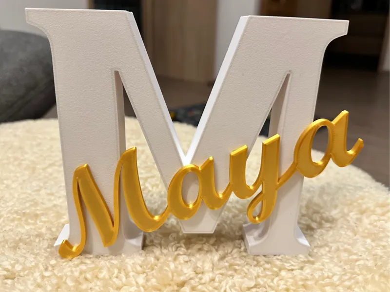 Standbuchstabe mit Name Maya