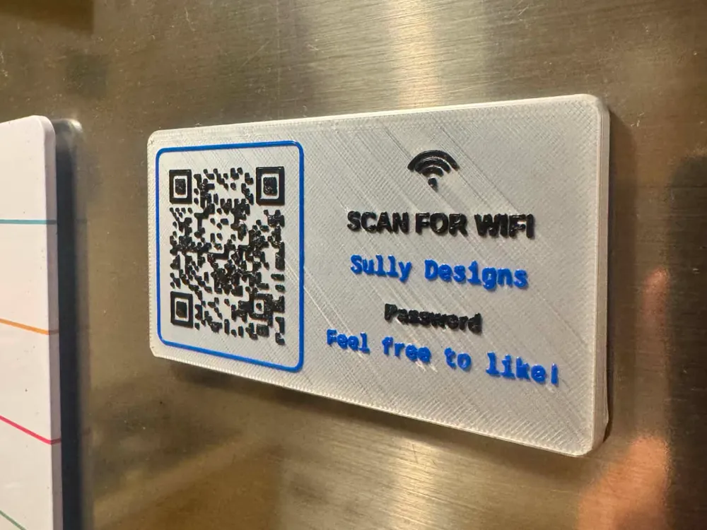 Letrero o emblema decorativo: Parametric Wi-Fi QR Fridge Magnet. Referencia del modelo original.