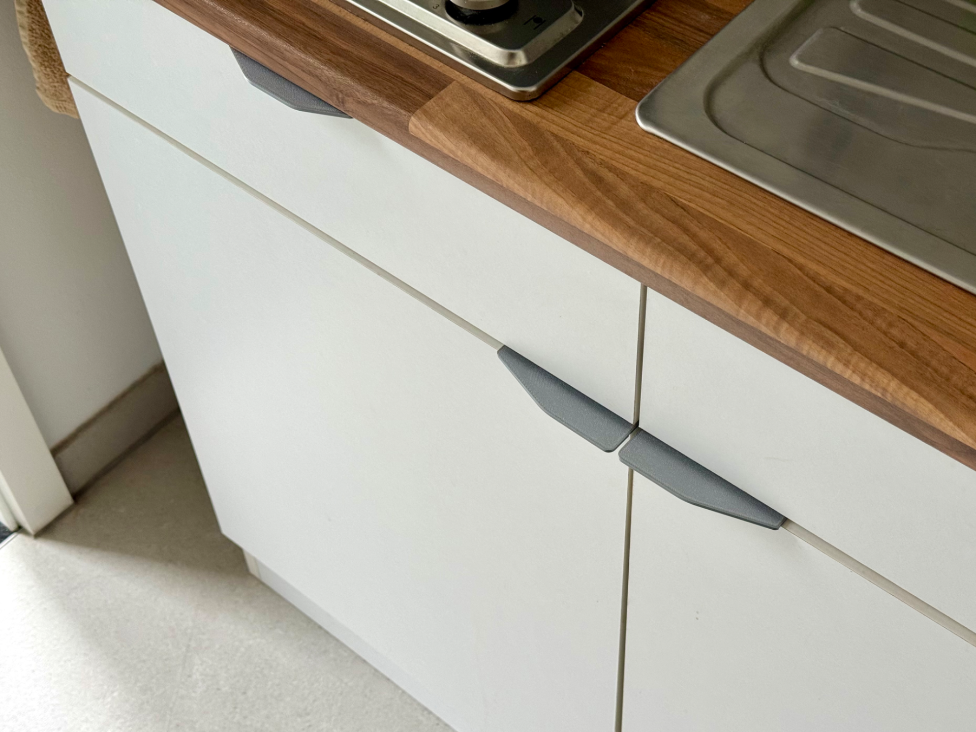 Minimalist Cabinet & Drawer Handle
