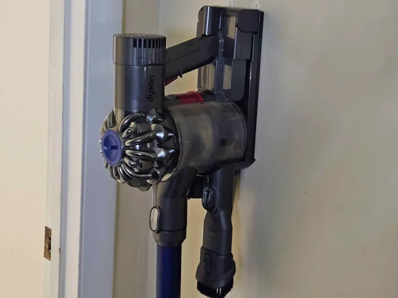 Command Strip mount for Dyson V6 Wall Charger