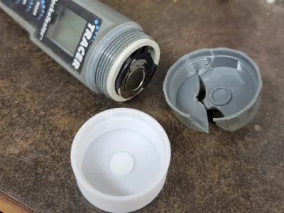 Lamotte Tracer TDS meter battery cap
