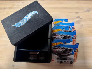 HotWheels travel box (4 cars capacity)