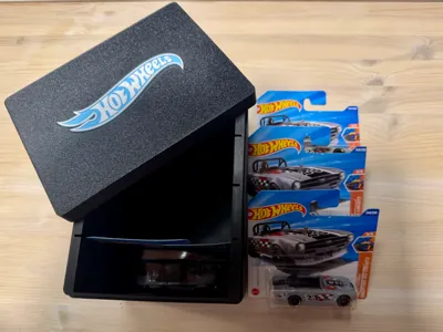 HotWheels travel box (4 cars capacity)
