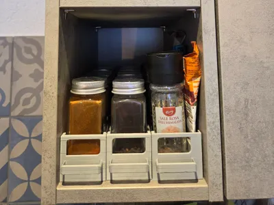 Sturdy Spice Rack with Handle