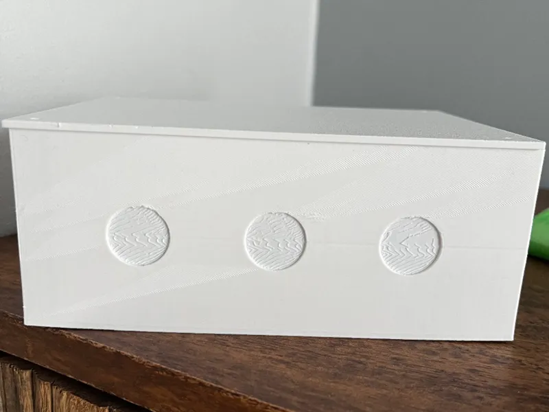 Wall-Mountable Junction Box