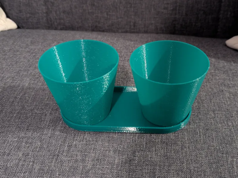Plant pot for seedlings with tray for window sill