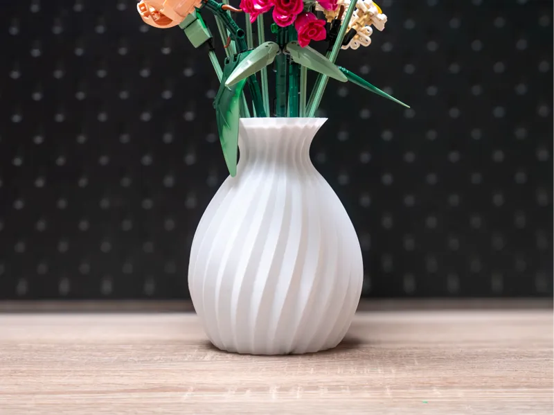 Large Vase 02 | With brick flower holder