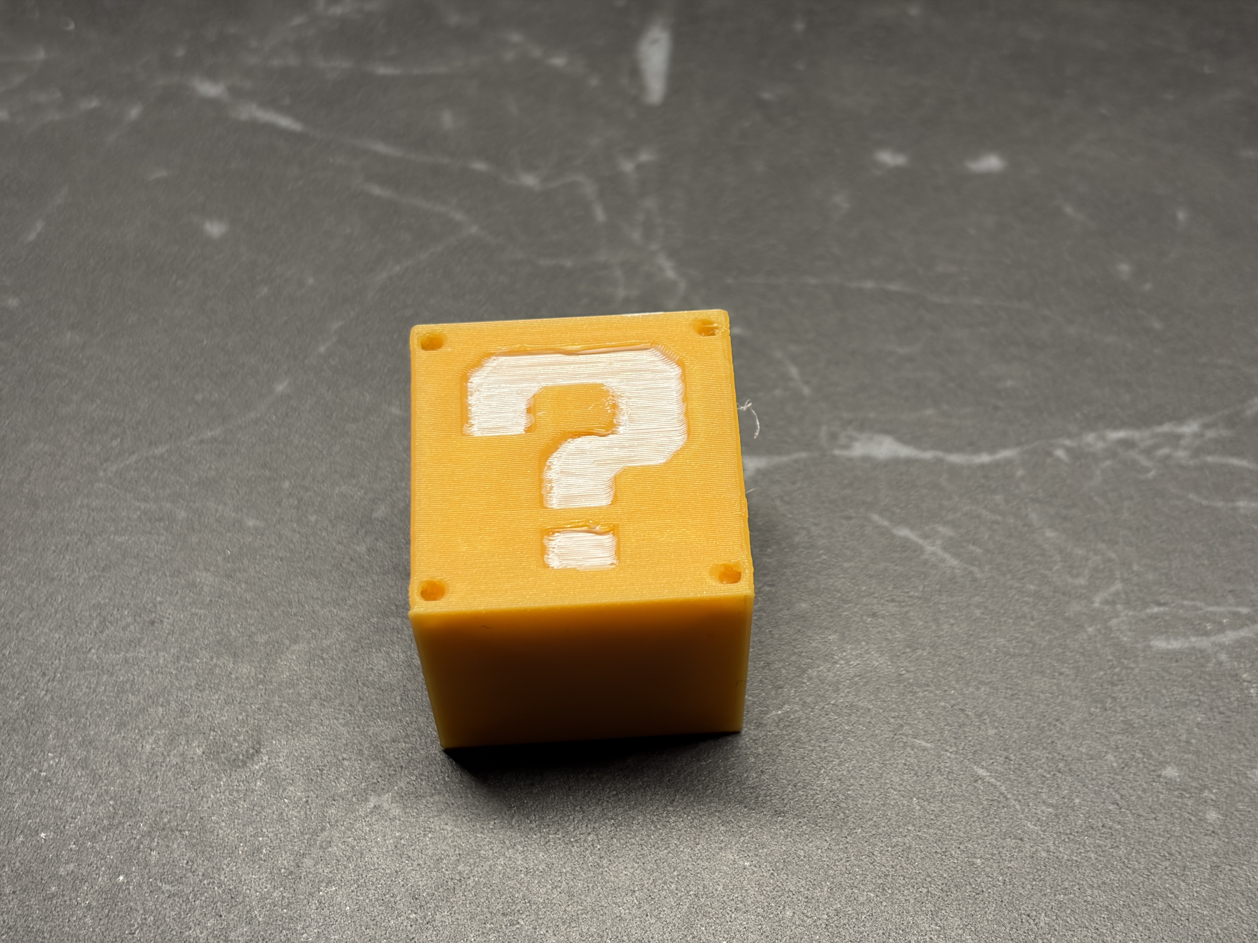 Miniatura 2 do modelo 3D 马里奥方块（Super Mario） 解压问号方块