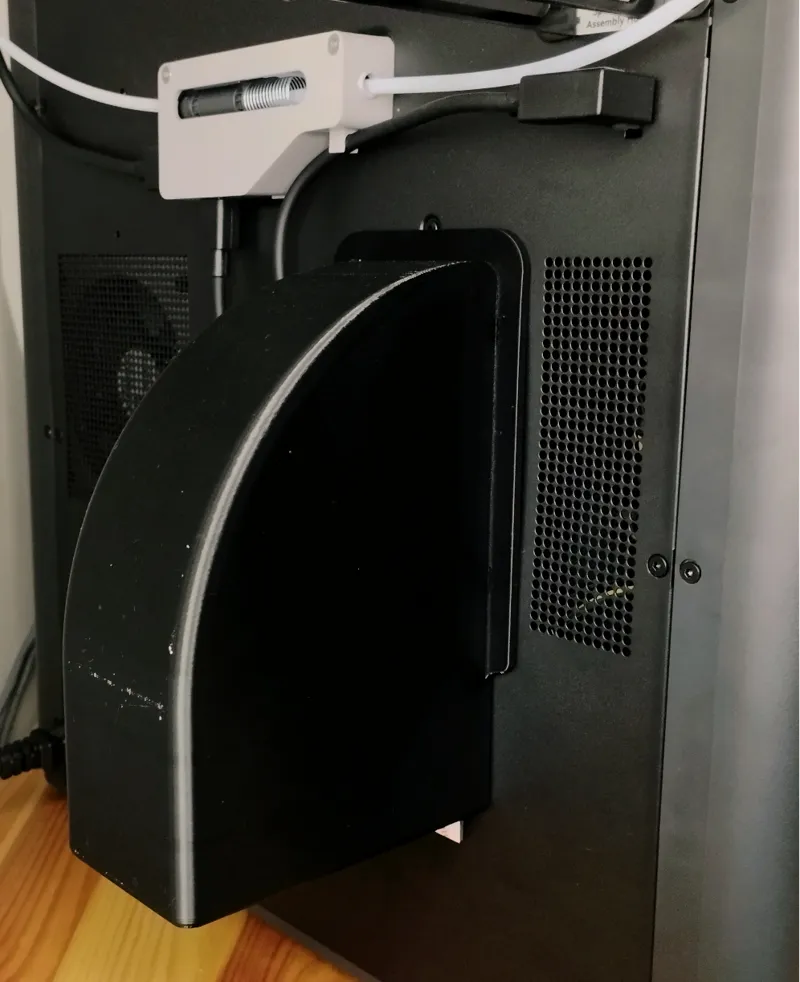 Magnetic Poop Chute